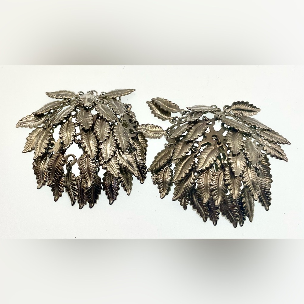 Vintage Silver Tone Dangling Leaf Cluster Clip On Cha Cha Earrings MCM Art Deco - Picture 4 of 6